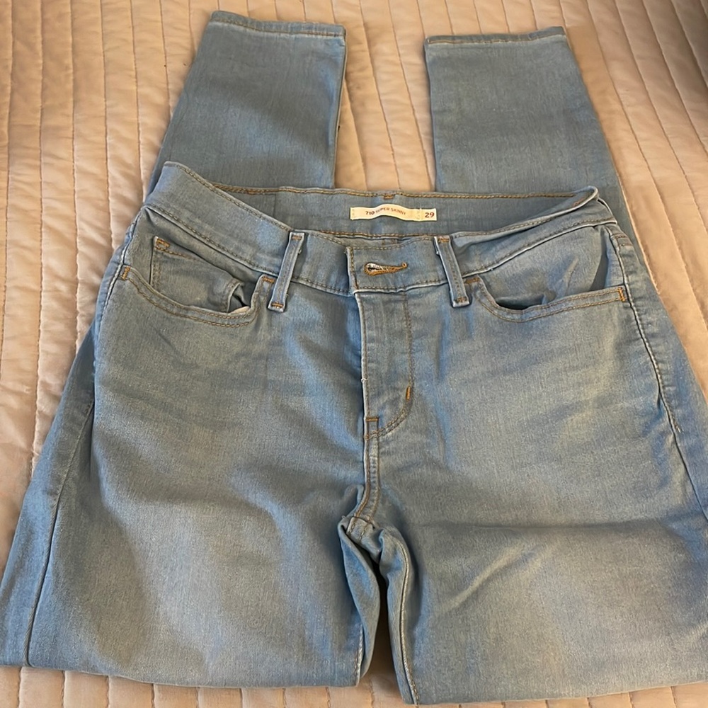 Levi’s 710 Skinny Jeans